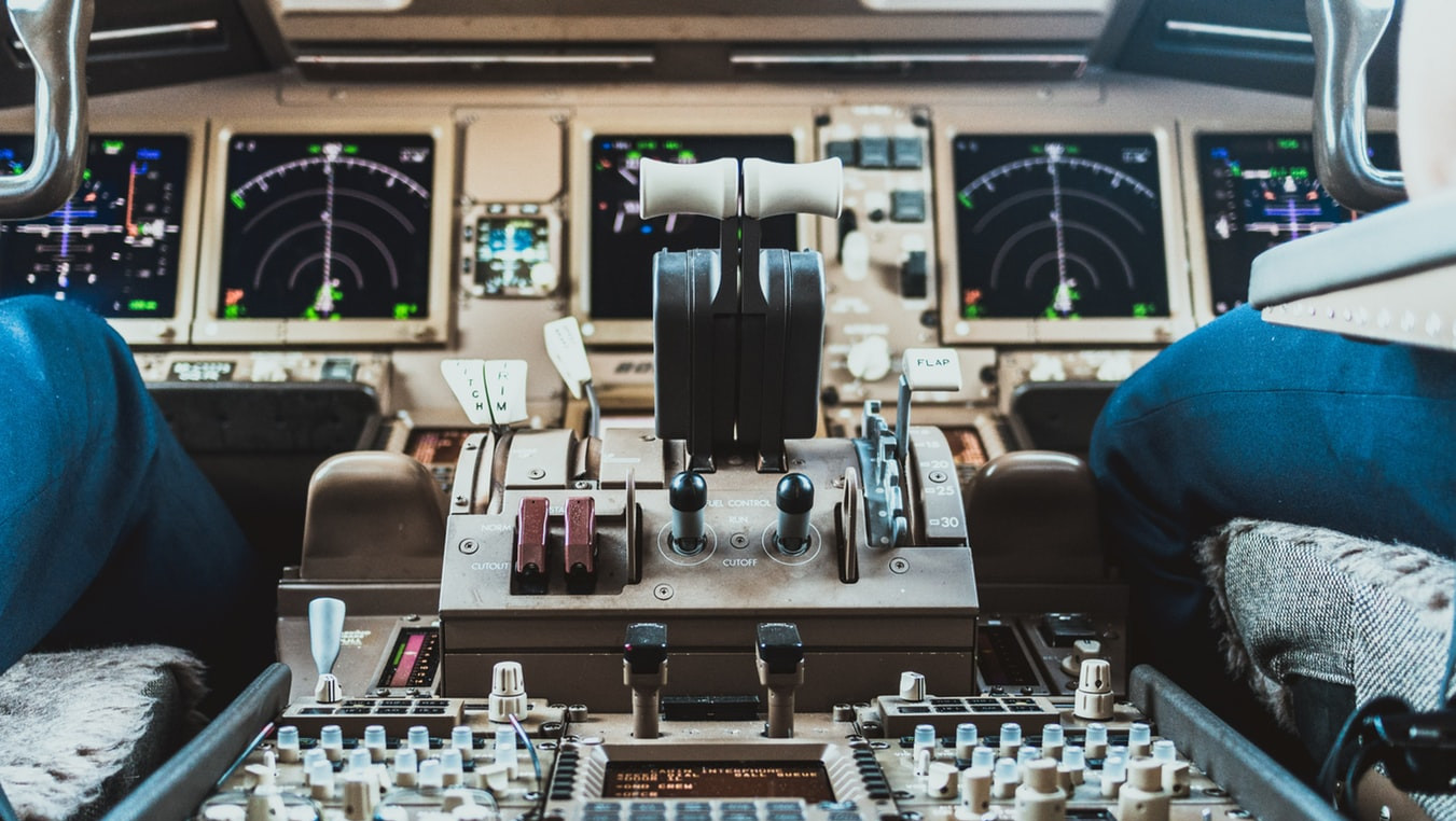 Boeing 737 cockpit